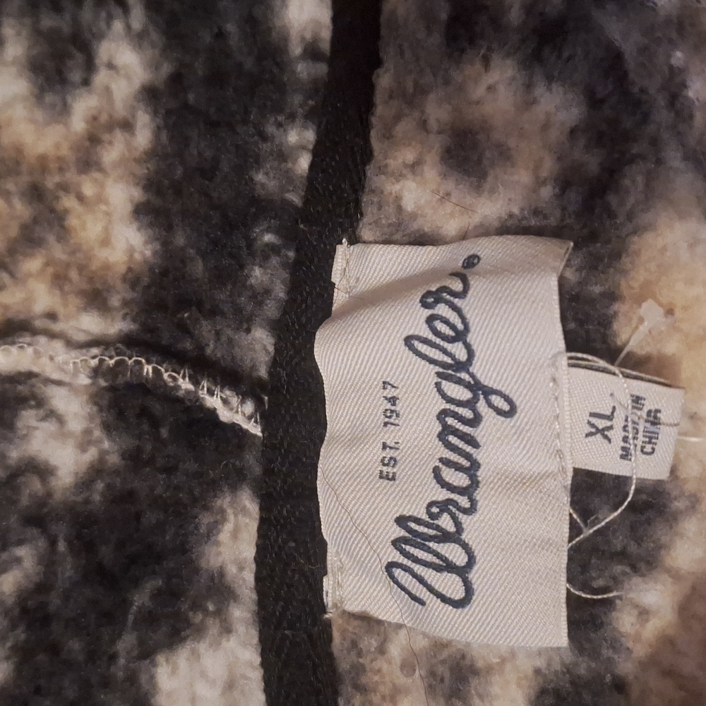 Wrangler Black and Cream Fleece Jacket - Picture 6 of 7